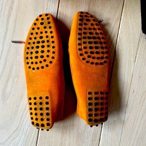 TOD’S size 7 1/2 orange moccasins 🧡